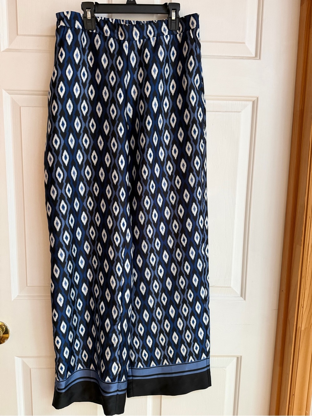 Zara Navy and White Wide Leg Pants with Geometric Print